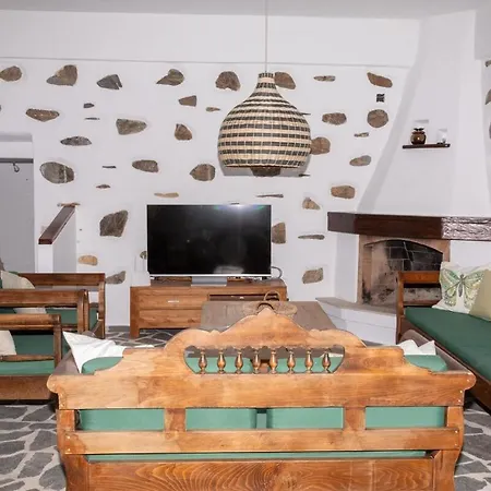 Polyanemos Leros, House With Fantastic Seaview اجيا مارينا